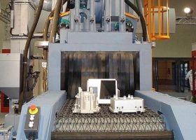 江蘇拋丸機(jī)除銹設(shè)備 發(fā)往天津的網(wǎng)帶通過式拋丸機(jī)的技術(shù)參數(shù)